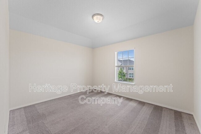 Building Photo - 942 Blue Violet