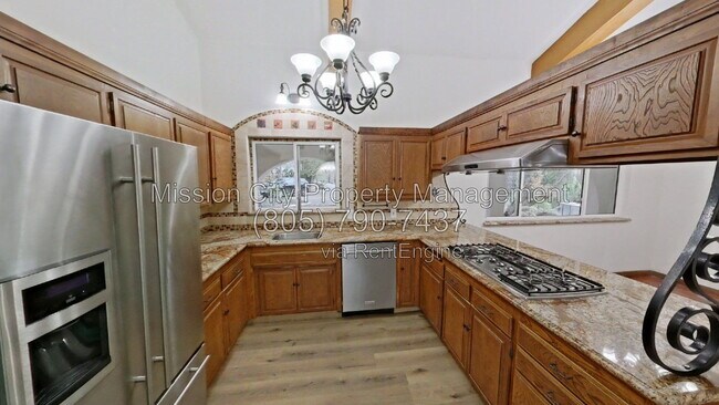 Building Photo - 1055 Toro Canyon Rd