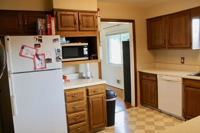 Building Photo - 4705 Nuttfield Ln