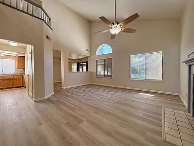 Building Photo - Beautiful 3 bedroom 2.5 bathroom in Antelope!