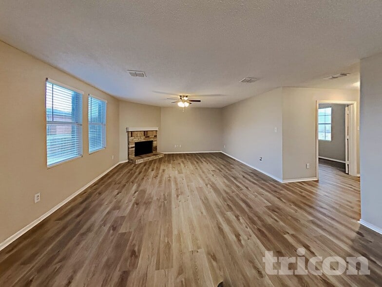 Building Photo - 2904 Crimson Clover Dr