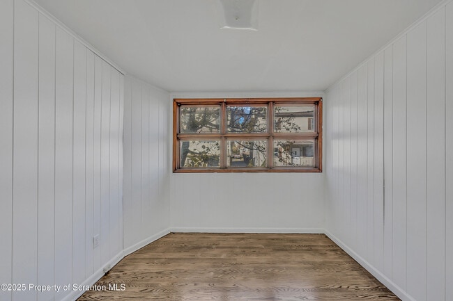 Building Photo - 53 Sobieski St