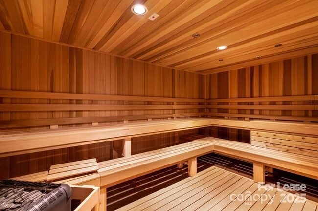 Building Photo - 4220 Colony Plz Dr