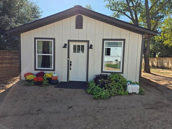 Primary Photo - FOR LEASE!!!!!!!!