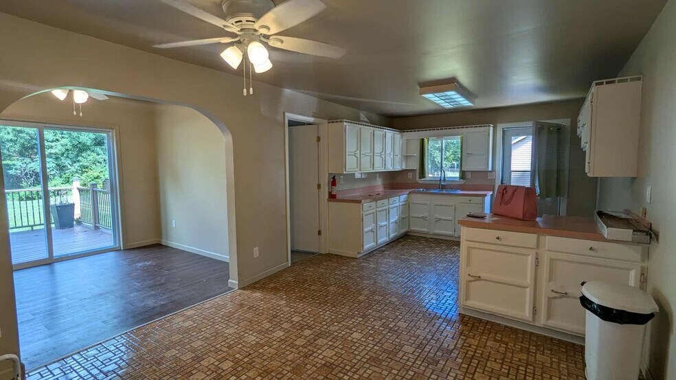 Building Photo - 9298 Arbela Rd
