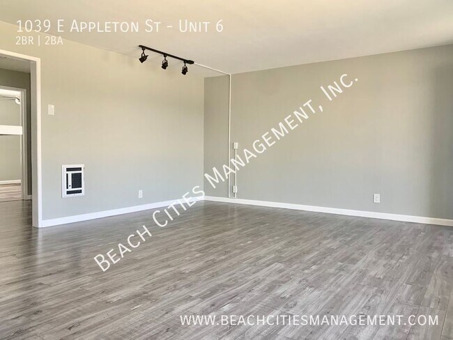 Building Photo - 1039 E Appleton St