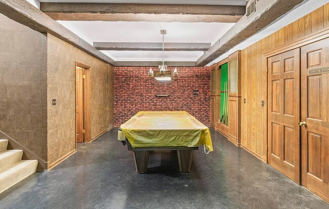 Building Photo - Vintage Charm with Modern Amenities: Rent ...