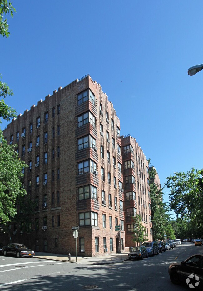 Building Photo - 475 W 186th St