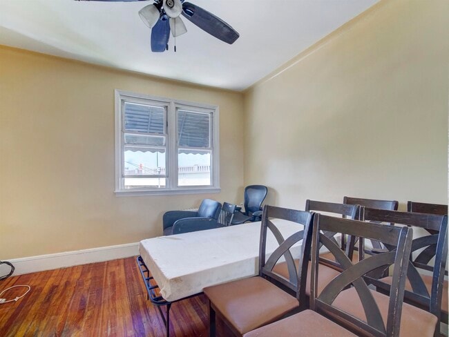 Building Photo - 276 Van Wagenen Ave