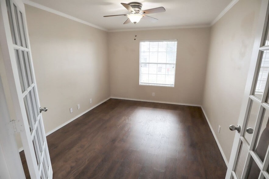 Building Photo - 3503 Longhorn Creek