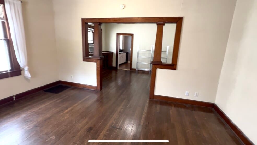 Building Photo - 315 E Smith Ave