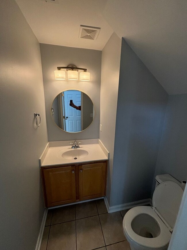 Building Photo - 4897 Southgate Pkwy