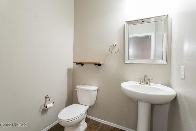 Building Photo - 9848 N Howling Wolf Rd