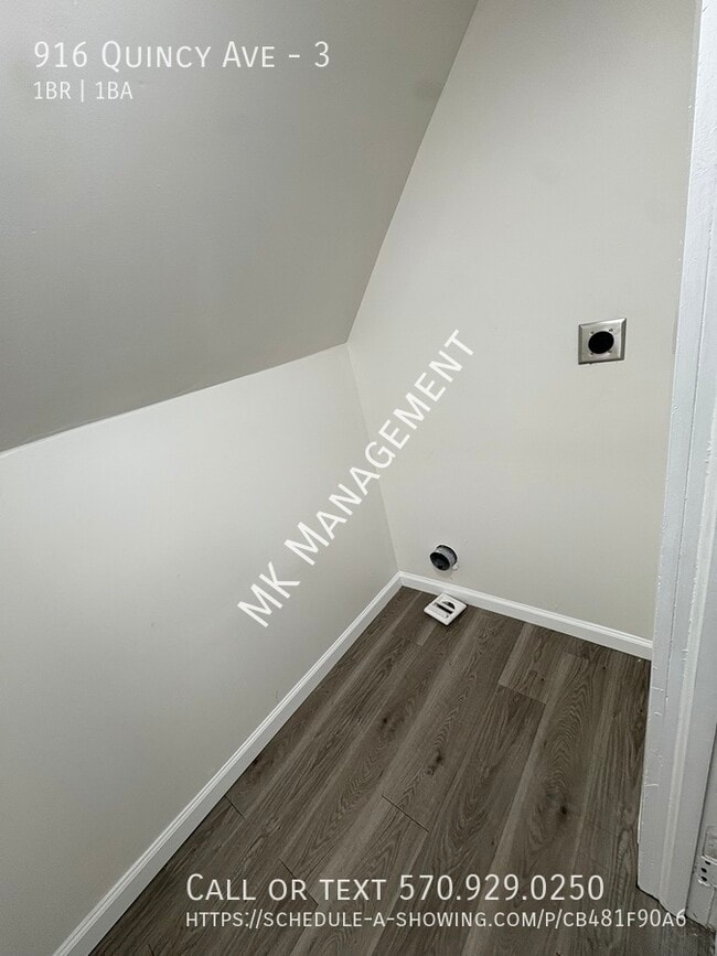 Building Photo - 916 Quincy Ave