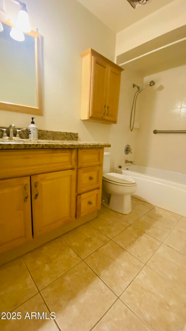 Building Photo - 4930 W Torrey Pines Cir