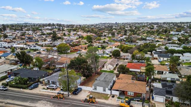 Building Photo - 1916 Skyline Dr