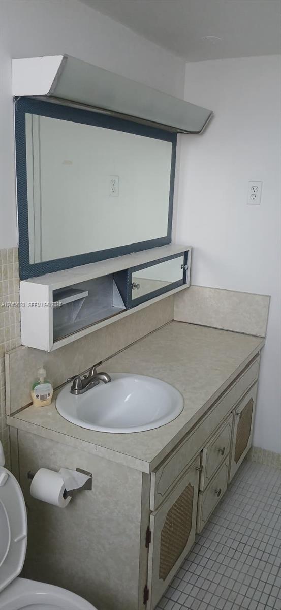 Building Photo - 1591 NE Miami Gardens Dr