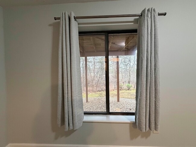 Building Photo - 17 Bayberry Dr