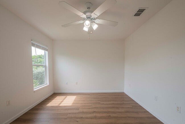 Building Photo - 3701 Titanic Cir