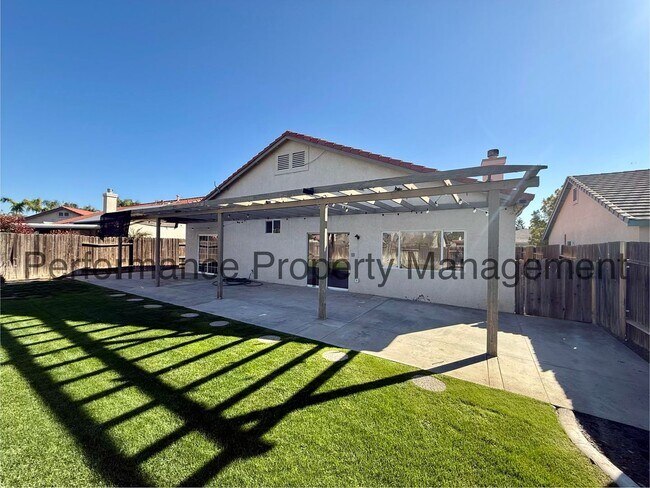 Building Photo - 4 Bed/2 Bath + Office in SW Bakersfield w/ RBP, Solar & $0 Deposit Option