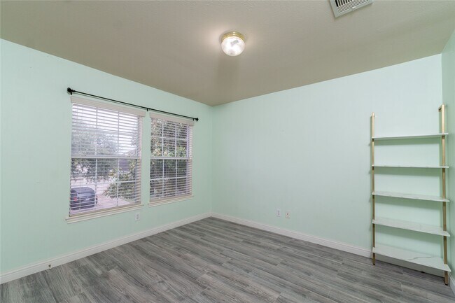 Building Photo - 12819 Wisteria Park Dr
