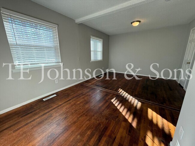 Building Photo - Charming 3BR/2BA Home with Hardwood Floors, Bonus Room & Outdoor Living