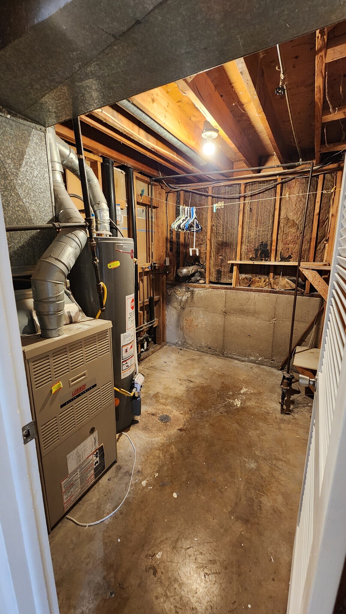 Building Photo - 2228 Fernwood Drive