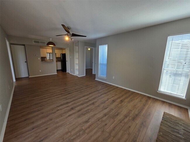 Building Photo - 18519 Egret Bay Blvd