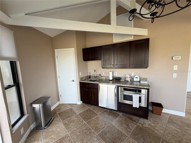 Building Photo - 15760 SE 140th Ave