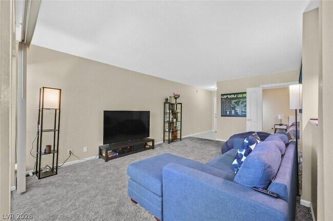 Building Photo - 668 Oakmont Ave