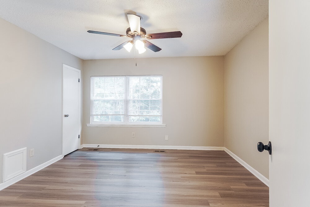 Building Photo - 904 Cedar Crest Dr