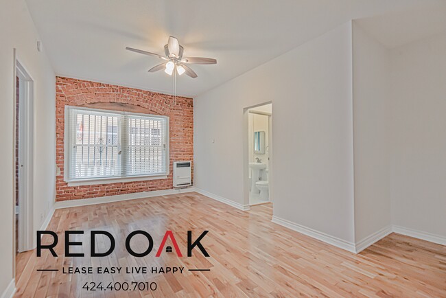 Building Photo - 326 1/2 Normandie Ave-309