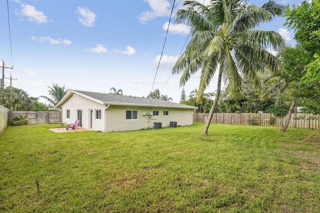 Building Photo - 3133 Albatross Rd