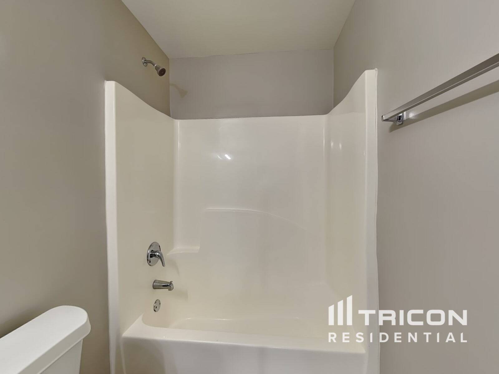 Building Photo - 646 Nonsuch Way