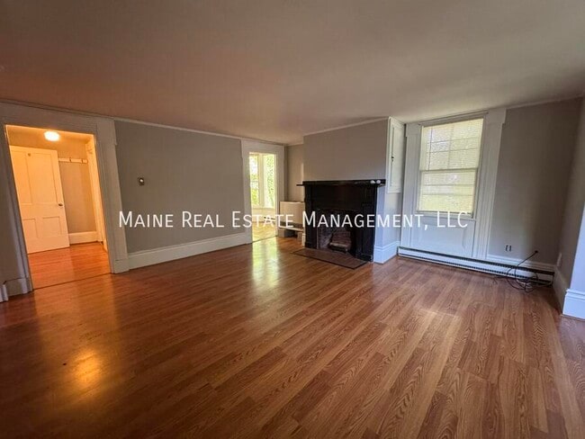 Building Photo - 11 Gilchrest St