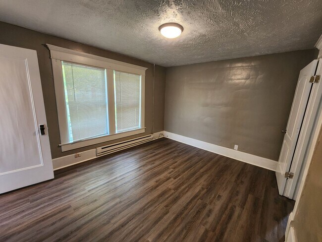 Building Photo - 312 01-1/2 11th Street