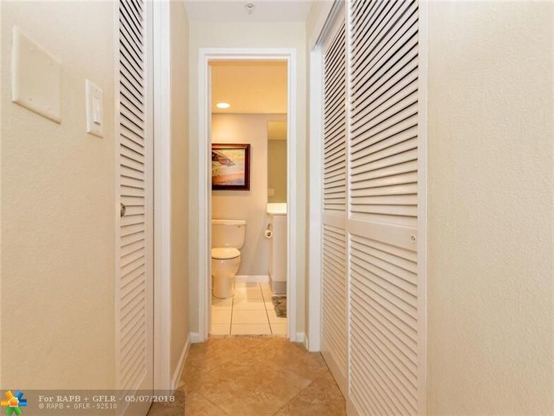 Building Photo - 3000 S Ocean Dr