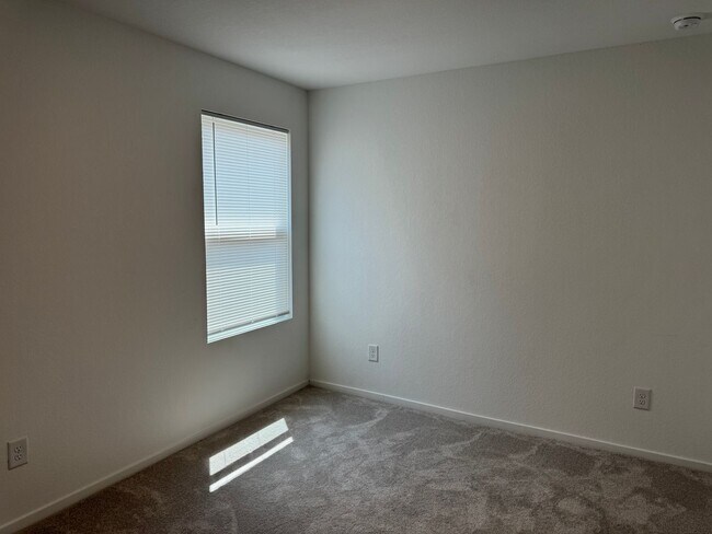 Building Photo - 12931 Kathleen St
