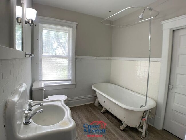 Building Photo - 2 bedroom unit in Niles