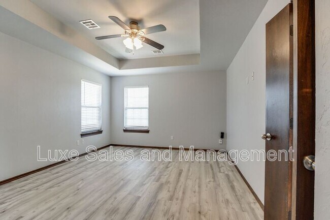 Building Photo - 1174 Misty Dr NW