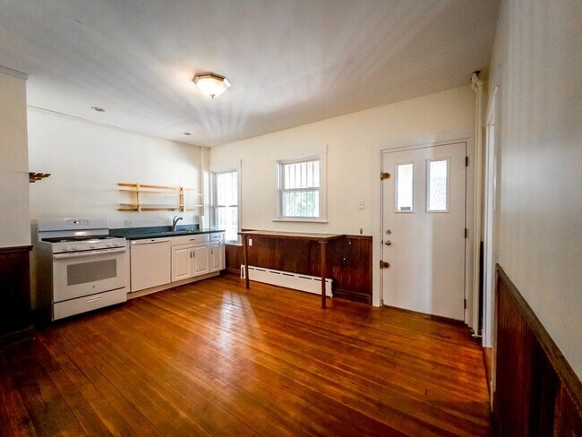 Building Photo - 67 Hampstead Rd