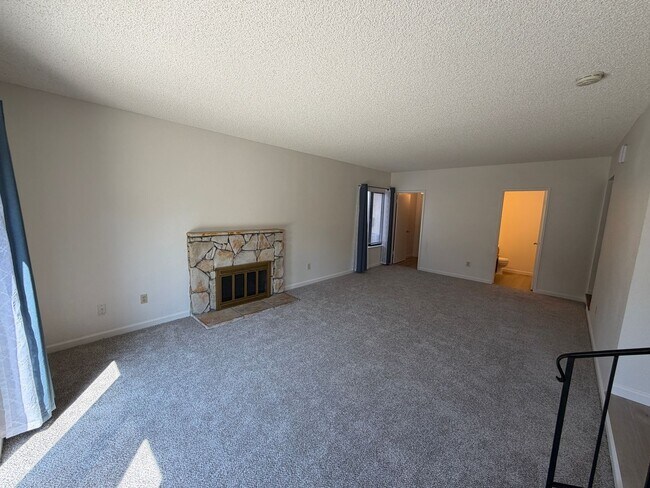 Building Photo - 872 Shellwood Way