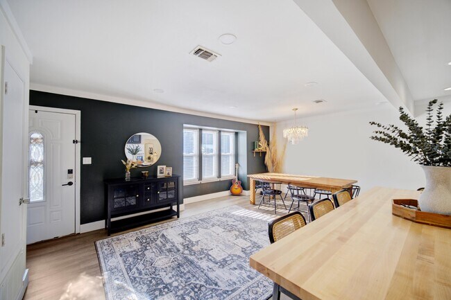 Building Photo - 1024 Juniper Ave