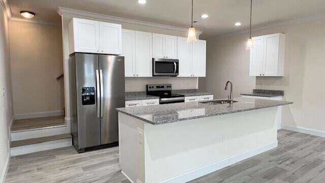 Building Photo - 1914 Cypress Ln