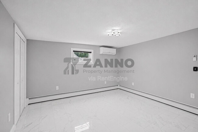 Building Photo - 40 Olney Ave