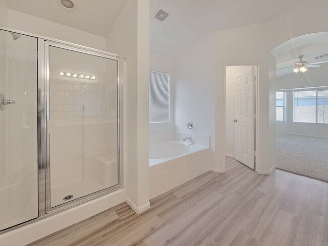 Building Photo - Excellent neighborhood in Goodyear!