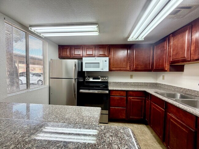 Building Photo - LAS VEGAS GUARD-GATED CONDO FOR RENT | 2 BEDROOM DOWNSTAIRS UNIT | BELLA VITA COMMUNITY
