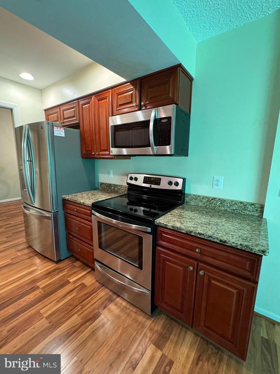 Building Photo - 15201 Elkridge Way