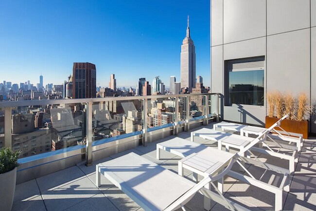 Building Photo - 325 Lexington Ave