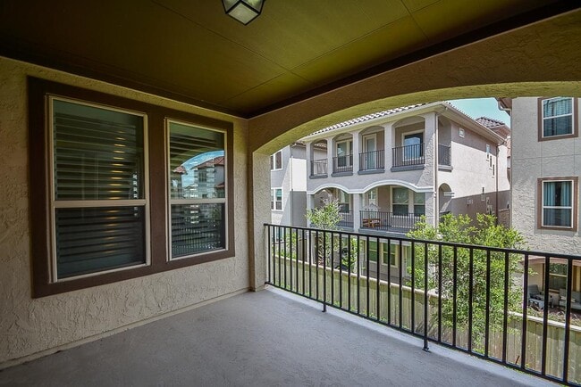 Building Photo - 15907 Court St